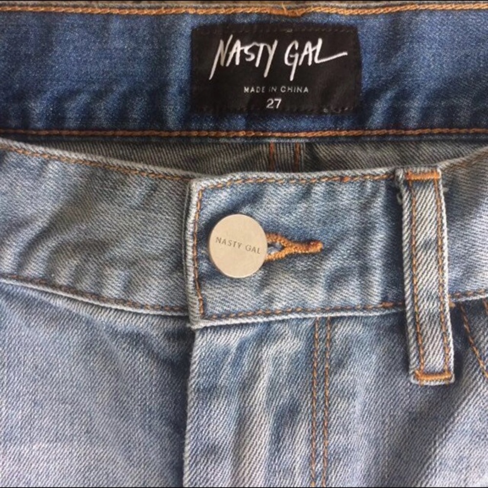 💙SOLD💙Nasty Gal patch jeans! 27! - Picture 4 of 5